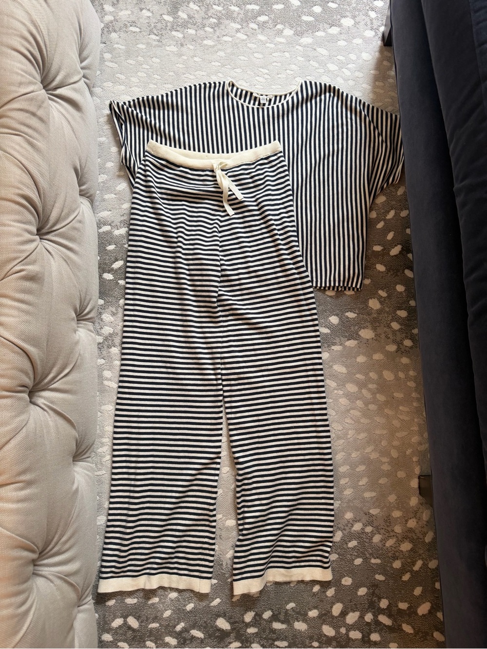 Splendid Striped Set - Picture 2 of 2
